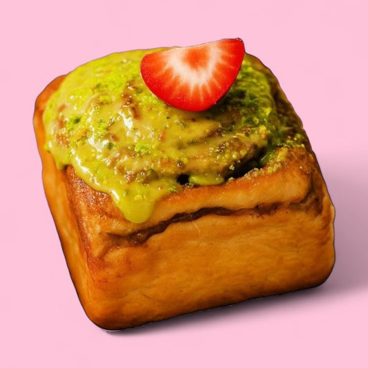 Zimtschnecke Pistazie – Royal Donuts Frankfurt